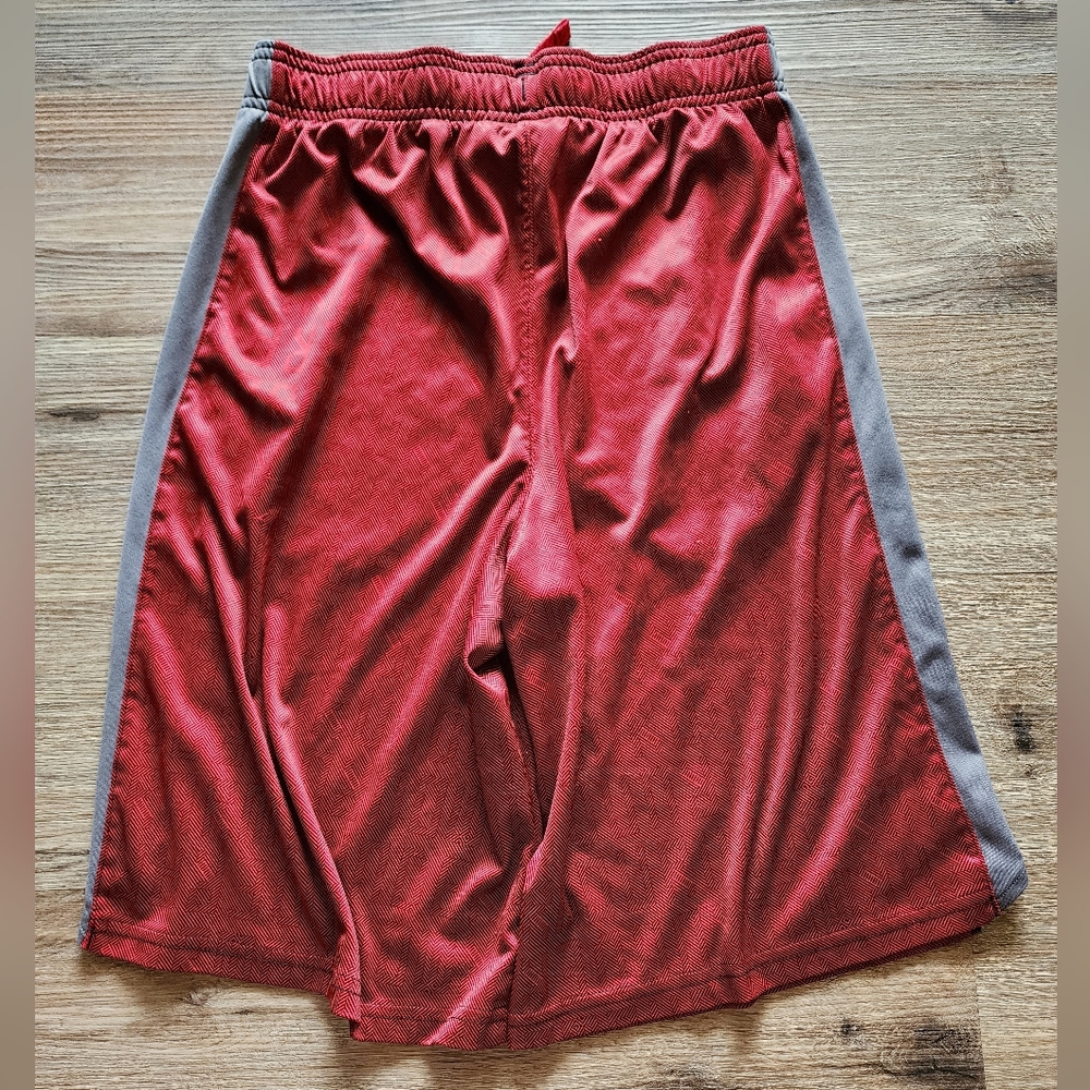 Boys Youth Large Under Armour Dri-Fit Athletic Shorts